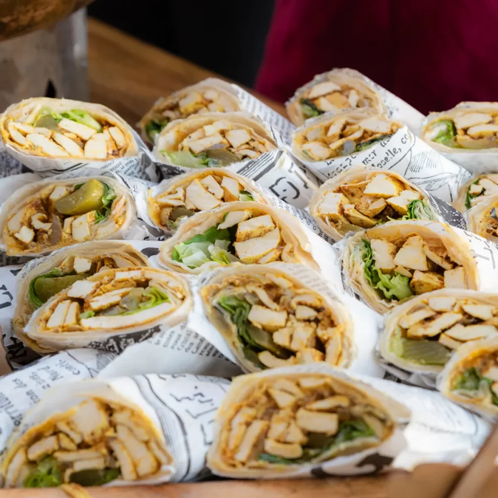 מגשי אירוח סנדוייצים מפנקים